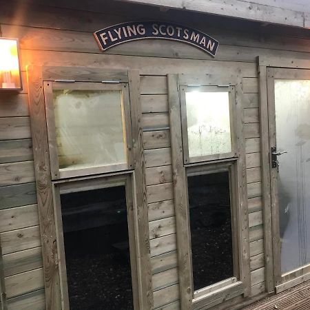 Hot Tub Hide Away Near Alton Towers Staffordshire Hotell Cheddleton Exteriör bild
