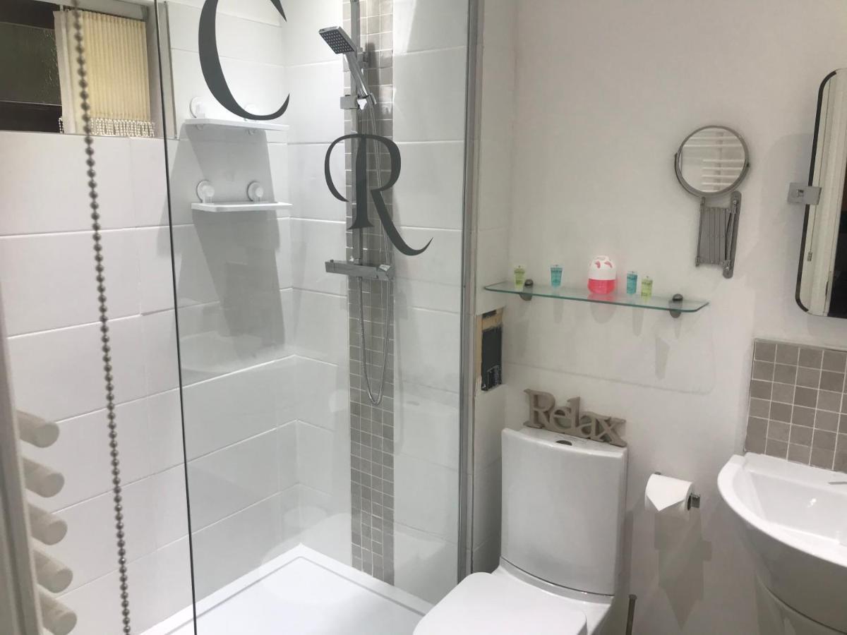 Hot Tub Hide Away Near Alton Towers Staffordshire Hotell Cheddleton Exteriör bild