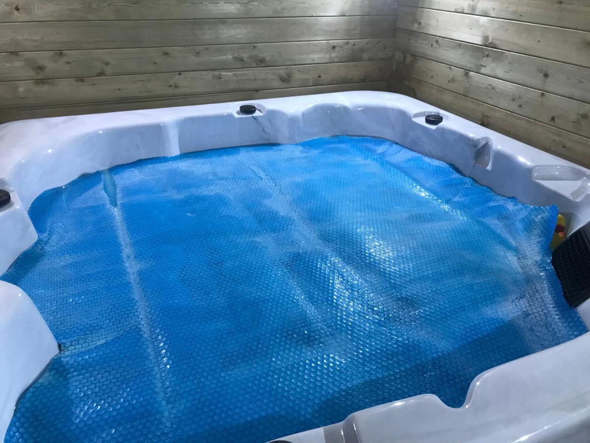 Hot Tub Hide Away Near Alton Towers Staffordshire Hotell Cheddleton Exteriör bild