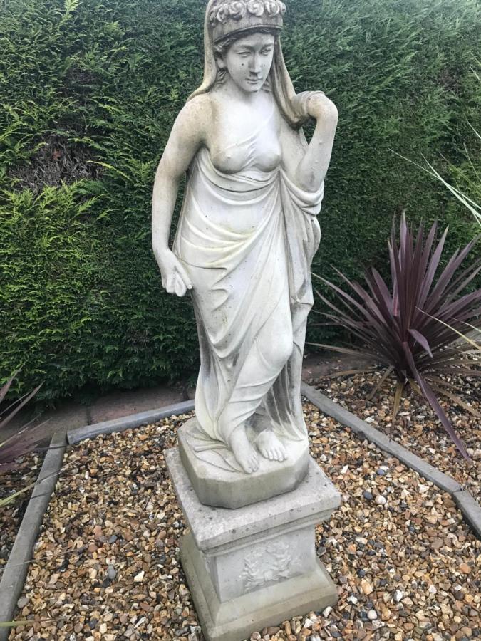 Hot Tub Hide Away Near Alton Towers Staffordshire Hotell Cheddleton Exteriör bild