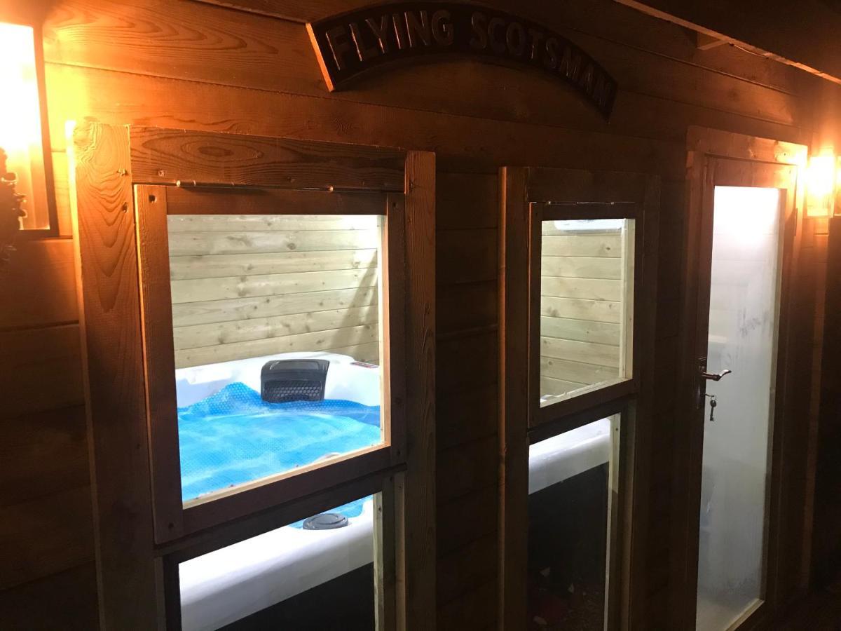 Hot Tub Hide Away Near Alton Towers Staffordshire Hotell Cheddleton Exteriör bild