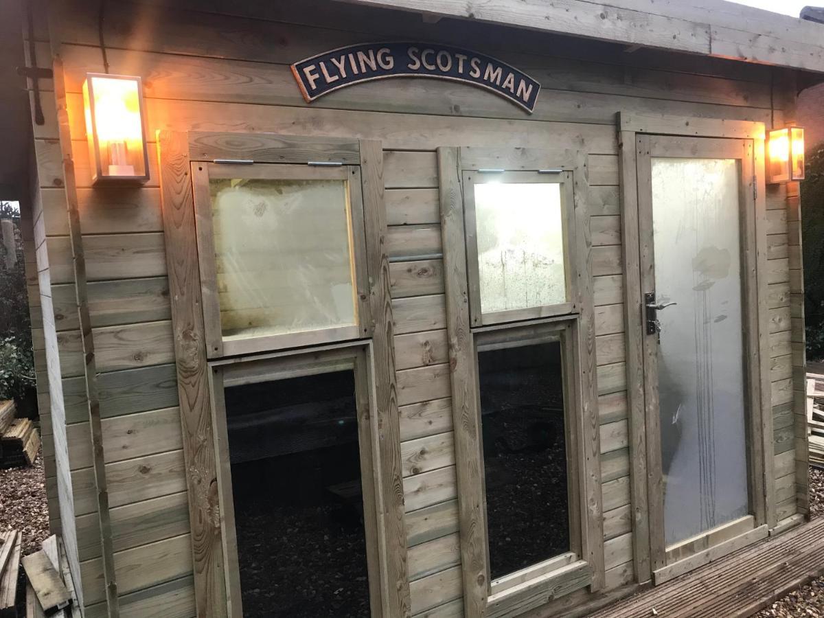Hot Tub Hide Away Near Alton Towers Staffordshire Hotell Cheddleton Exteriör bild